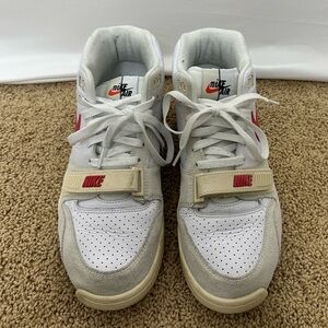 Nike Air Trainer 1 mid white and red
Size 10.5